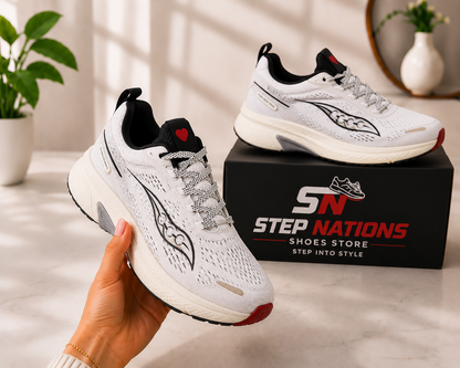 Original Saucony Triumph 22 Running Shoes – White/Black